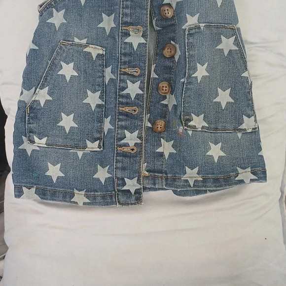 18 months old..overall dress..worn twice..smoke free home..hypoallergenic - Picture 4 of 6